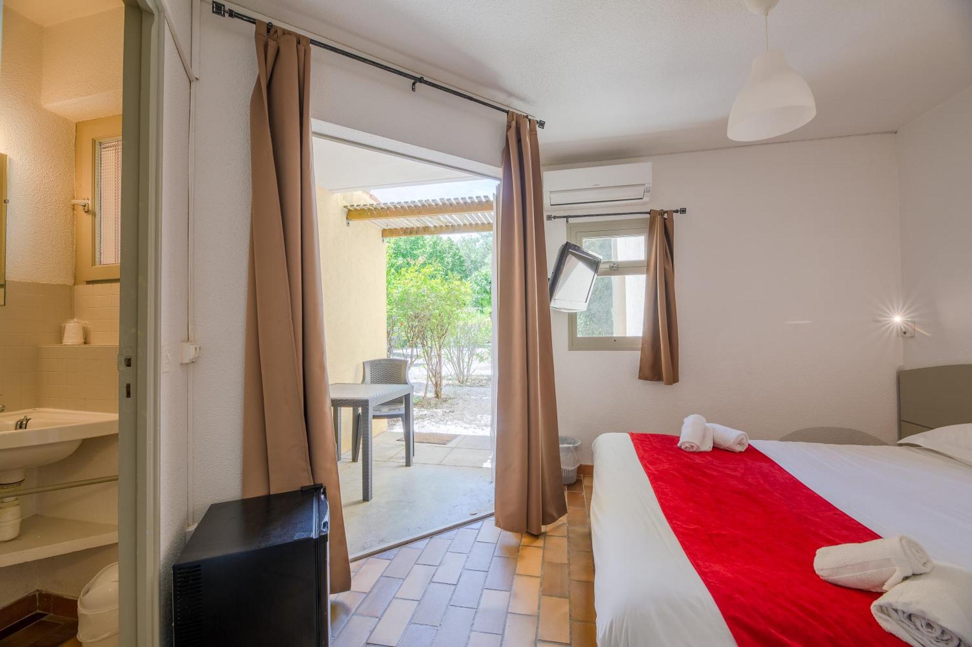 Marina Hotel Club Cogolin Exterior foto